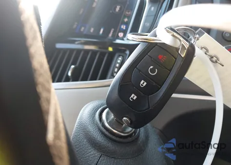 2021 Chevrolet Trax 1Lt z USA, uszkodzony, nr VIN KL7CJLSB1MB330554